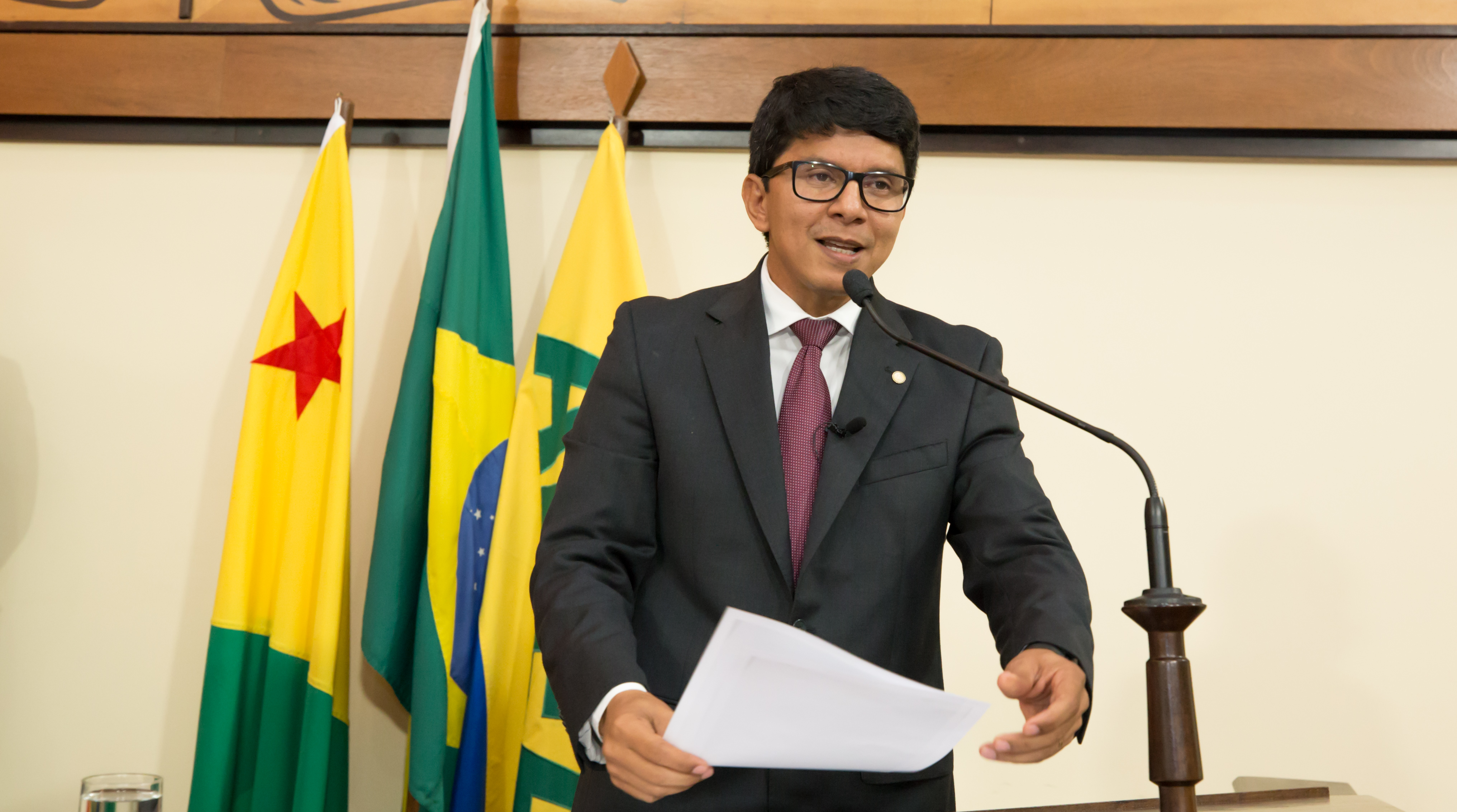 ﻿Jenilson Leite pede que Gladson Cameli resolva situação de produtores multados pelo IMAC