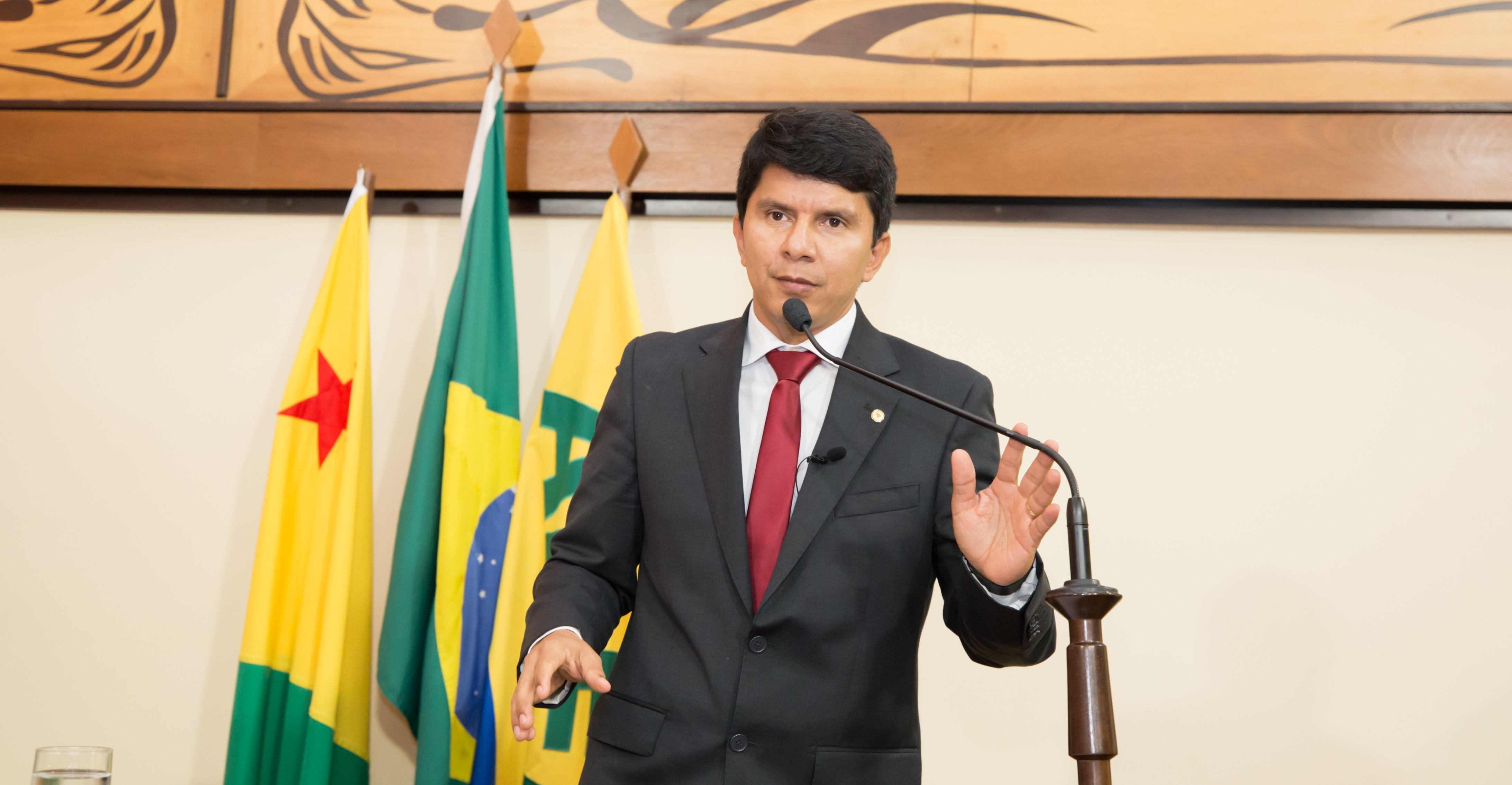 Deputado Jenilson Leite cobra renovação de convênio do governo com Souza Araújo