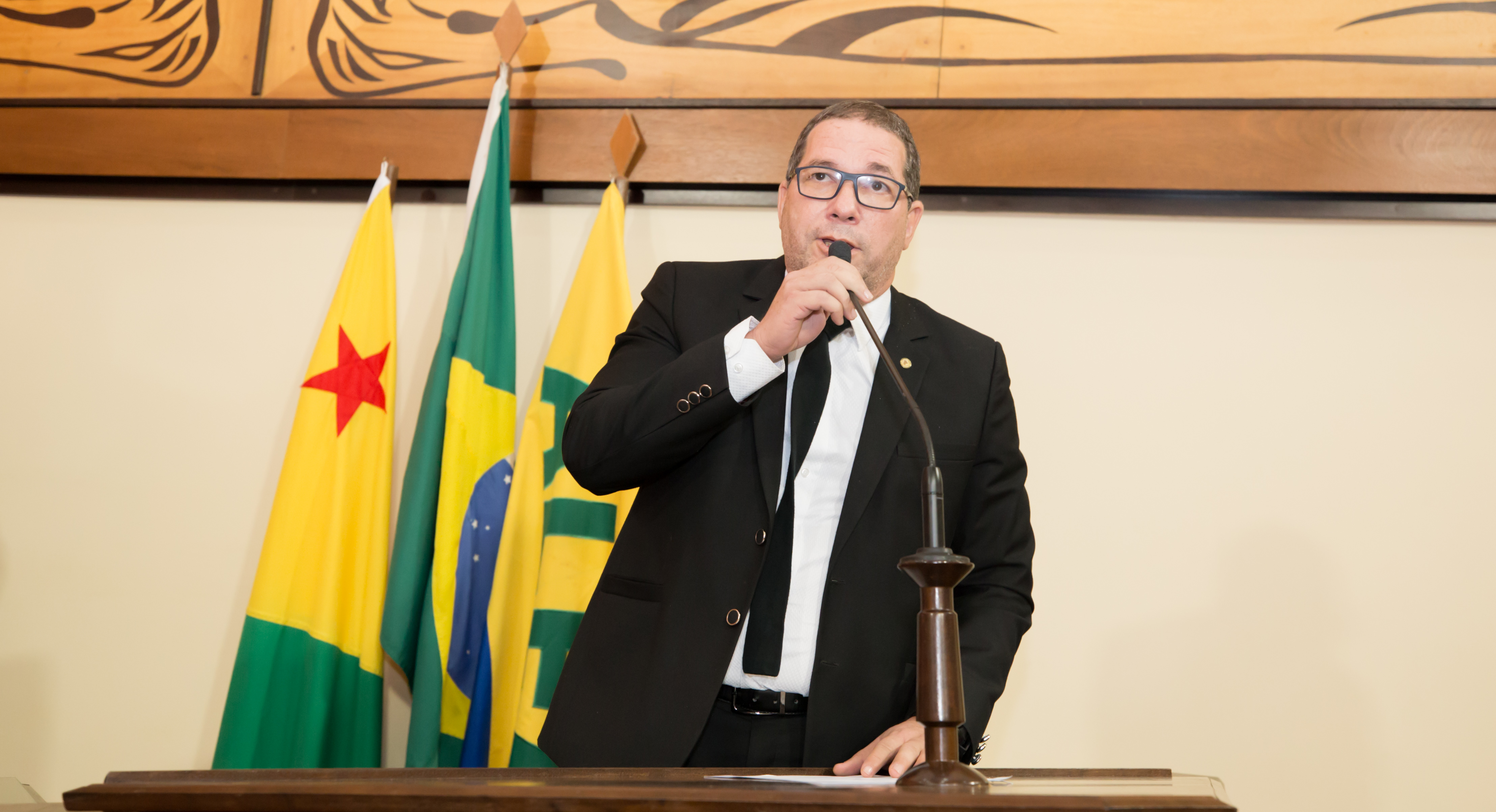 Deputado Chico Viga pede isenção em taxa de estacionamento para oficiais de justiça