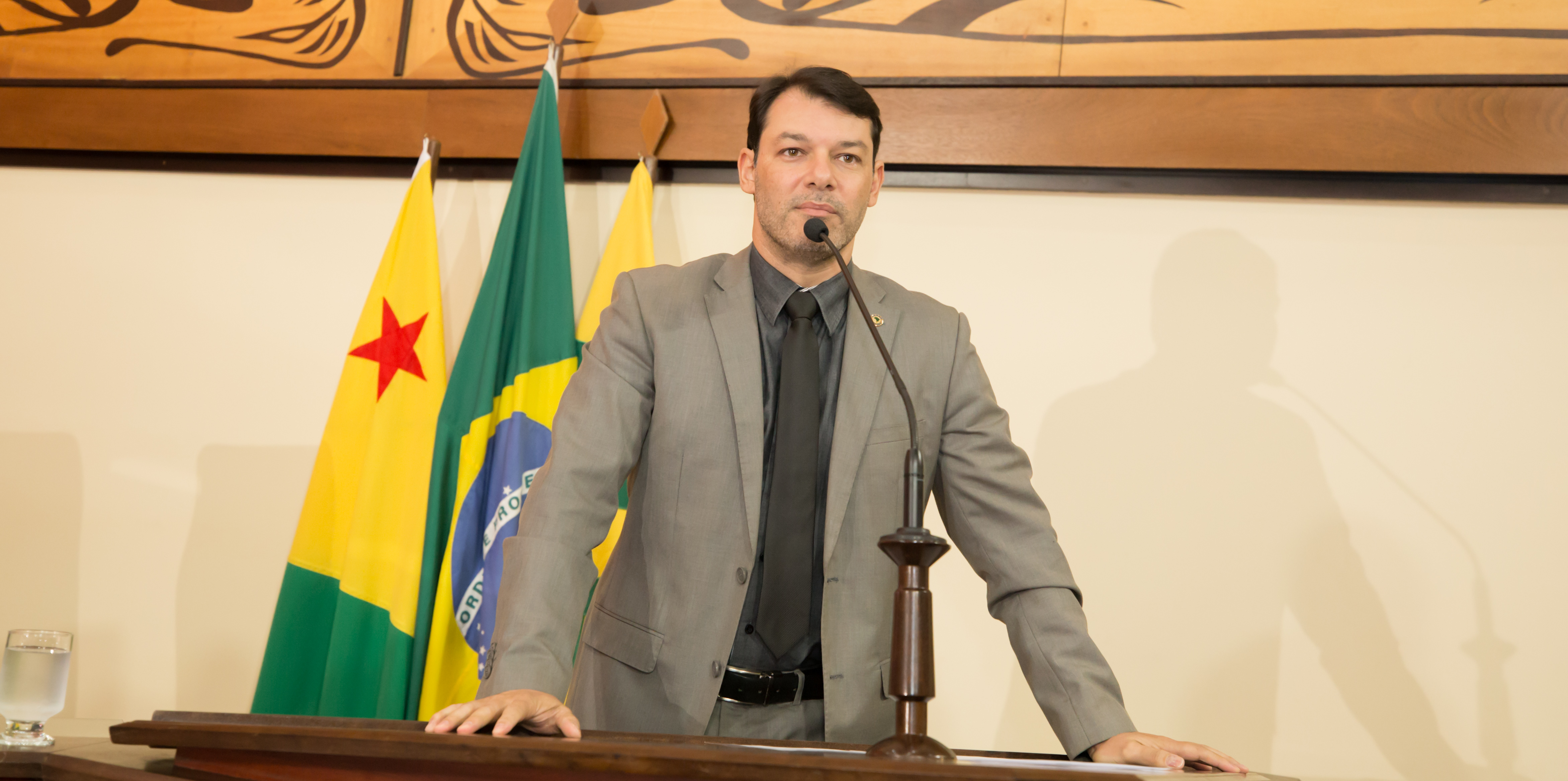 ﻿Sobre assalto à Maternidade Bárbara Heliodora Roberto Duarte afirma: “Não foi por falta de aviso”